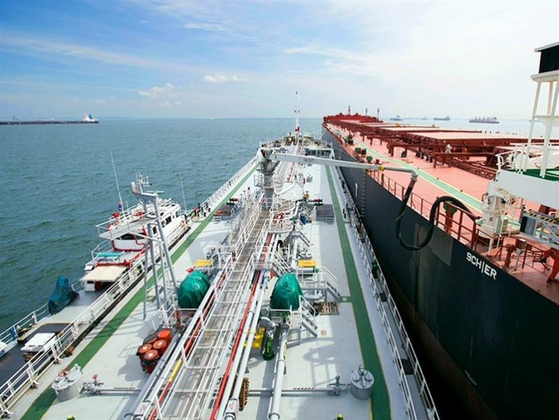 Operacion de Bunkering entre buques